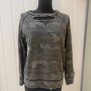 RAGDOLL LA CAMO DISTRESSED SWEATSHIRT SIZE SMALL